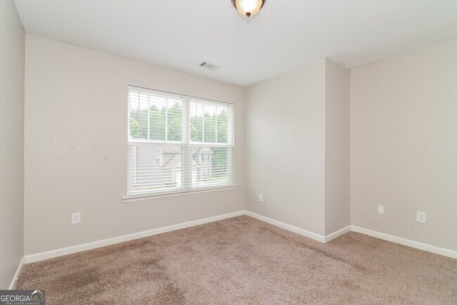 Building Photo - 412 Fieldcrest Dr