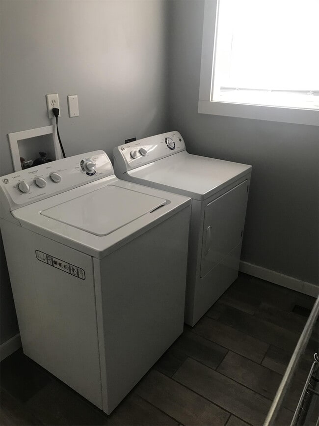 Building Photo - 1122 S 9th St