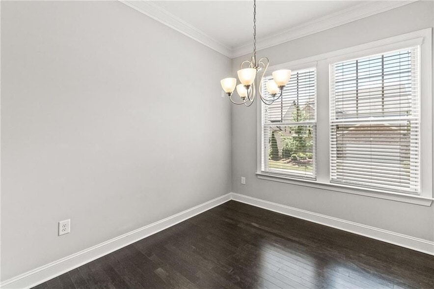 Building Photo - 4435 Donahue Ave