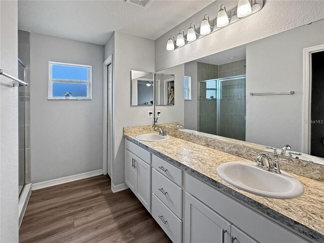 Building Photo - 314 Tanager St