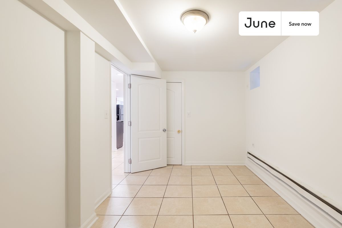 Building Photo - 1841 N Mozart St