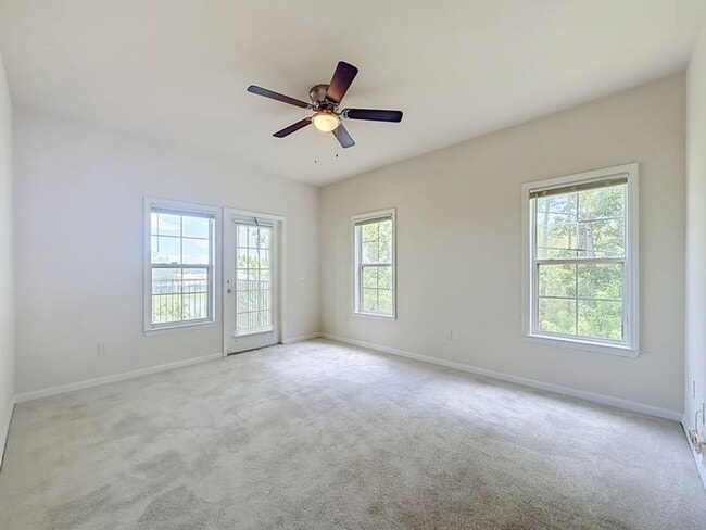 Building Photo - 3757 Conroy Rd