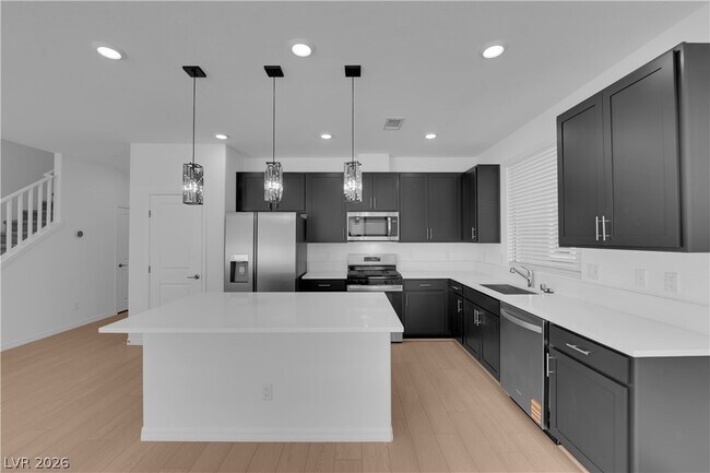 Building Photo - 10227 Estancia Hl St