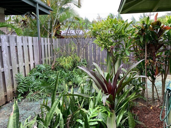 Building Photo - Sustainable Coastal Lifestyle: 2BR House with PV Solar Near Beach