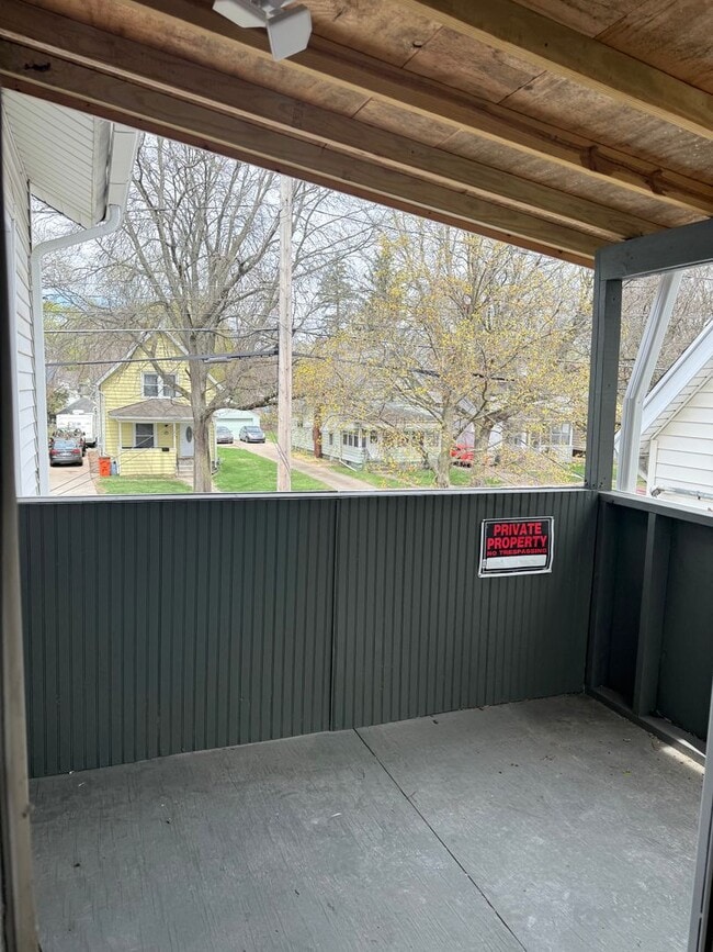 Building Photo - 1701 E Ganson St