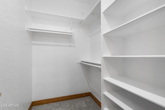 Building Photo - 322 E Gary Cir
