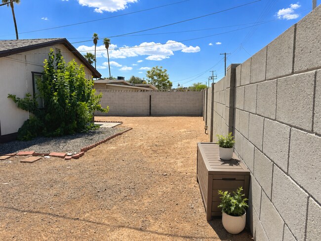 Building Photo - OPEN HOUSE -- 8-7-26   4:30 - 5:30PM; Remodeled 4Br-2Ba house Close to ASU Excellent condition, t...