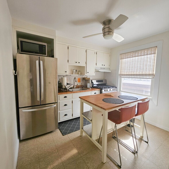 Building Photo - 3239 46th St