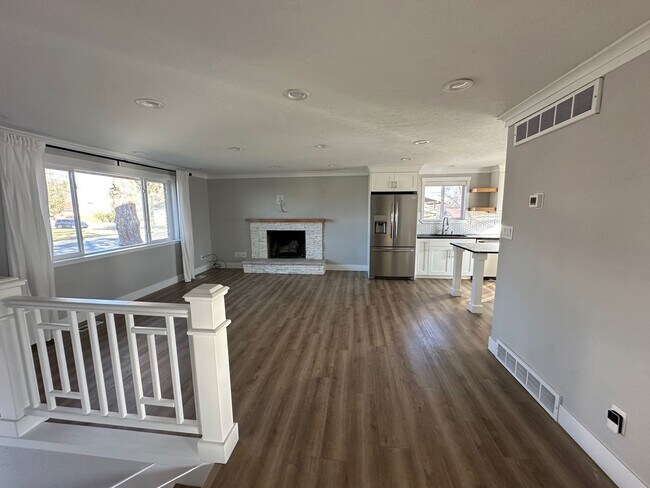 Building Photo - Orem Duplex - Upstairs