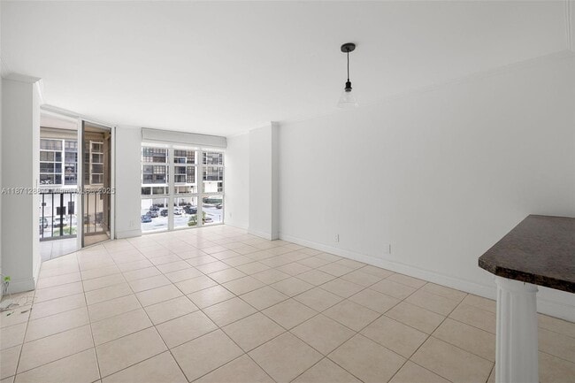 Building Photo - 1915 Brickell Ave