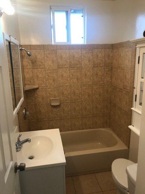 Bathroom - 3411 W Alameda Ave