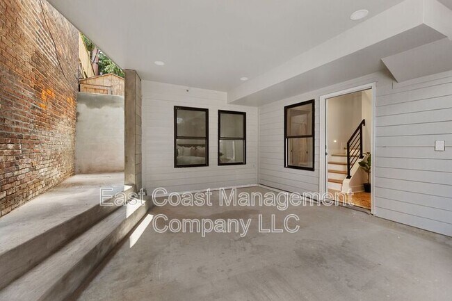 Building Photo - 1601 Portugal St