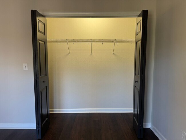 Building Photo - South AVL - Arden Townhome Move-In Ready