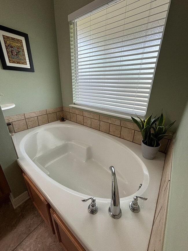 Building Photo - BEAUTIFUL SOUTH BOSSIER HOME NEAR BAFB