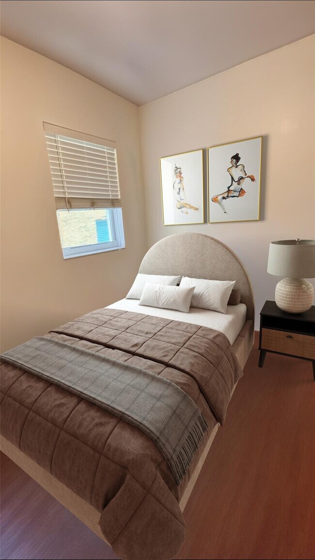 Building Photo - 1320 Drexel Ave