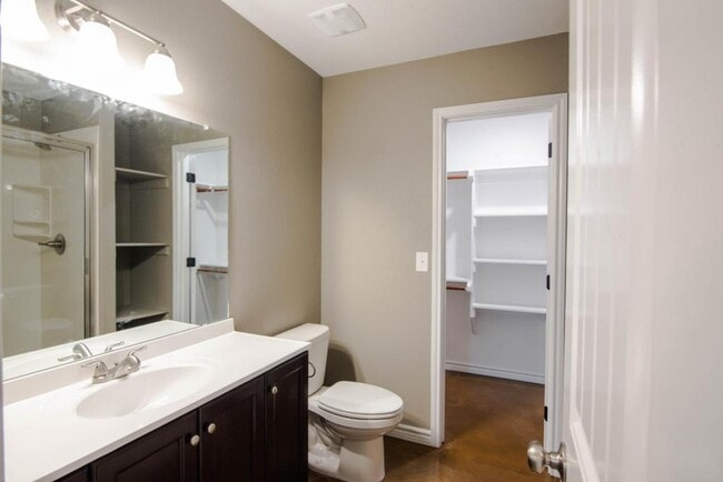 Building Photo - 400 Allen Ave