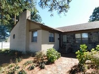 Building Photo - 2 Bedroom Duplex in Central Fort Smith