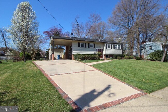 Building Photo - 8504 Wagon Wheel Rd