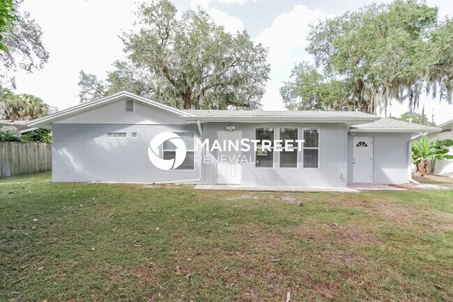 Building Photo - 3 Bedroom Pet-Friendly Home in Sarasota, FL with Main Street Renewal