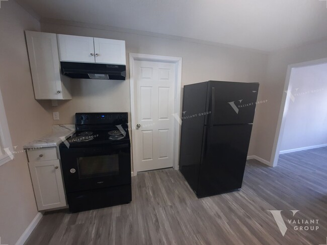 Building Photo - Cozy 2-Bedroom, 1-Bathroom Rental Home in ...