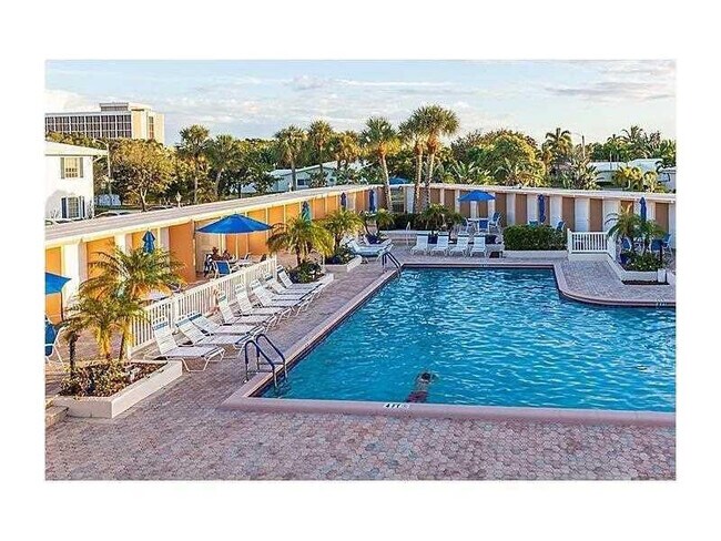 Building Photo - 2151 NE 68th St