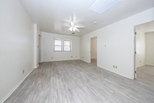 Building Photo - 1014 N 7th Ave