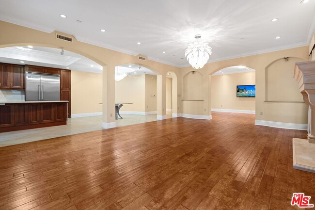 Building Photo - 418 S Hamel Rd