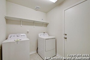 Building Photo - 9959 Bratten Rise