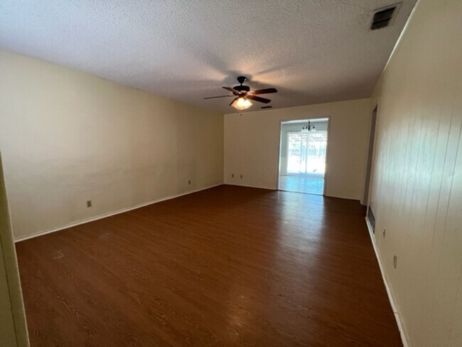 Building Photo - 1479 Beechwood Ln