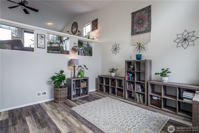 Building Photo - Spacious Eagle Heights Rental w/ Playgroun...