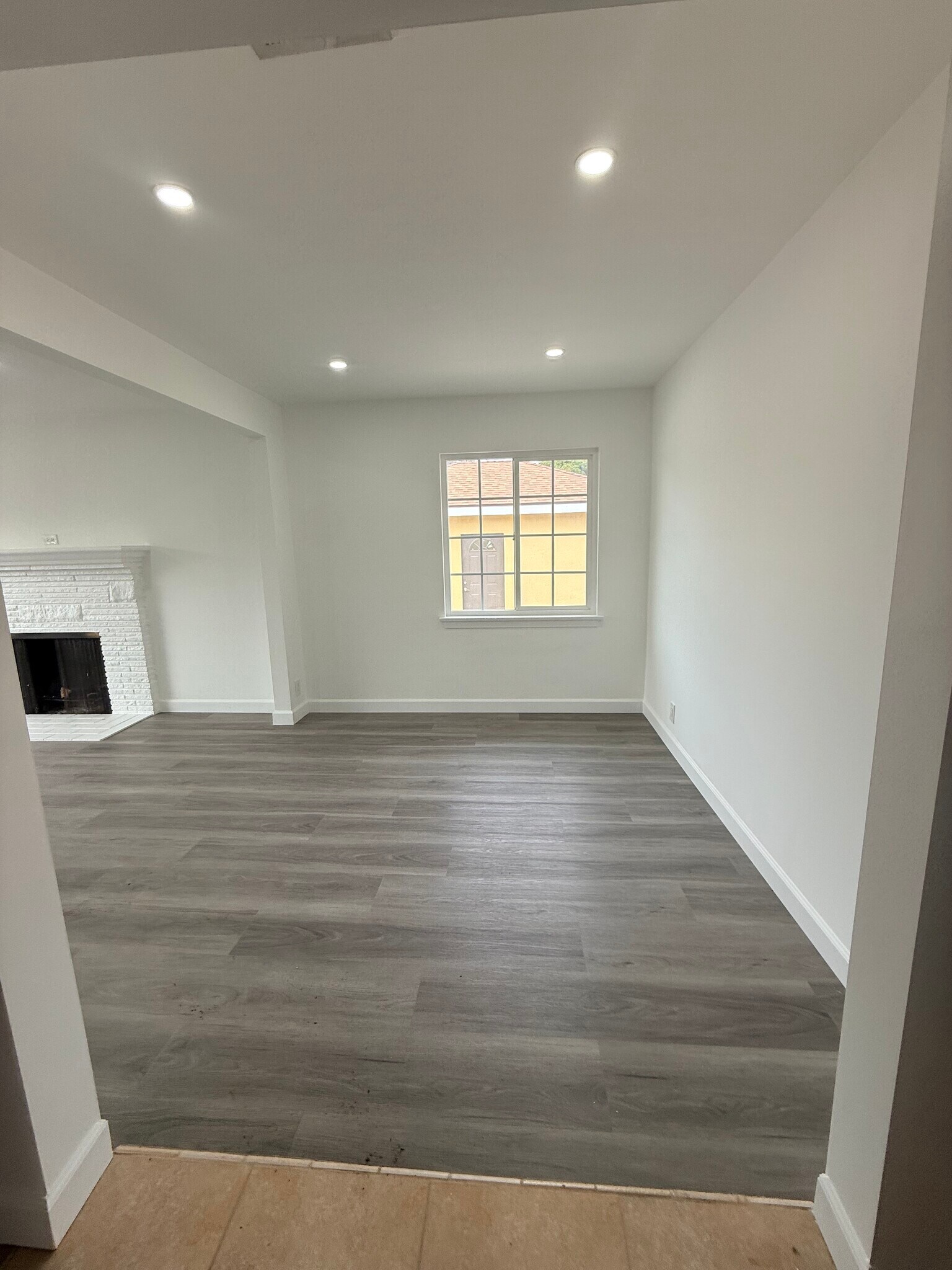 Building Photo - 9136 Clancey Ave