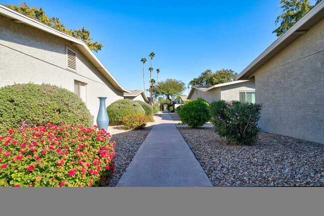 Building Photo - 3402 N 32nd St