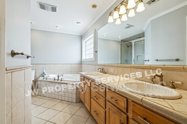 Building Photo - 3228 Lake Trail Dr