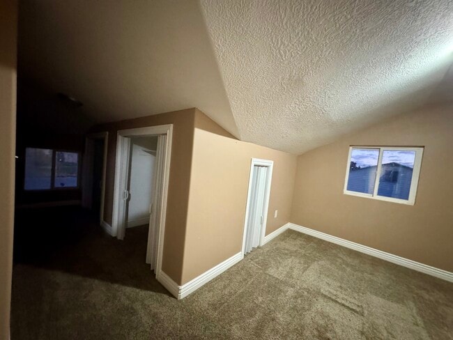 Building Photo - 781 Sherwood Dr