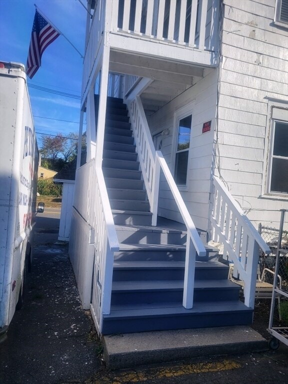 Building Photo - 114 Hampson St