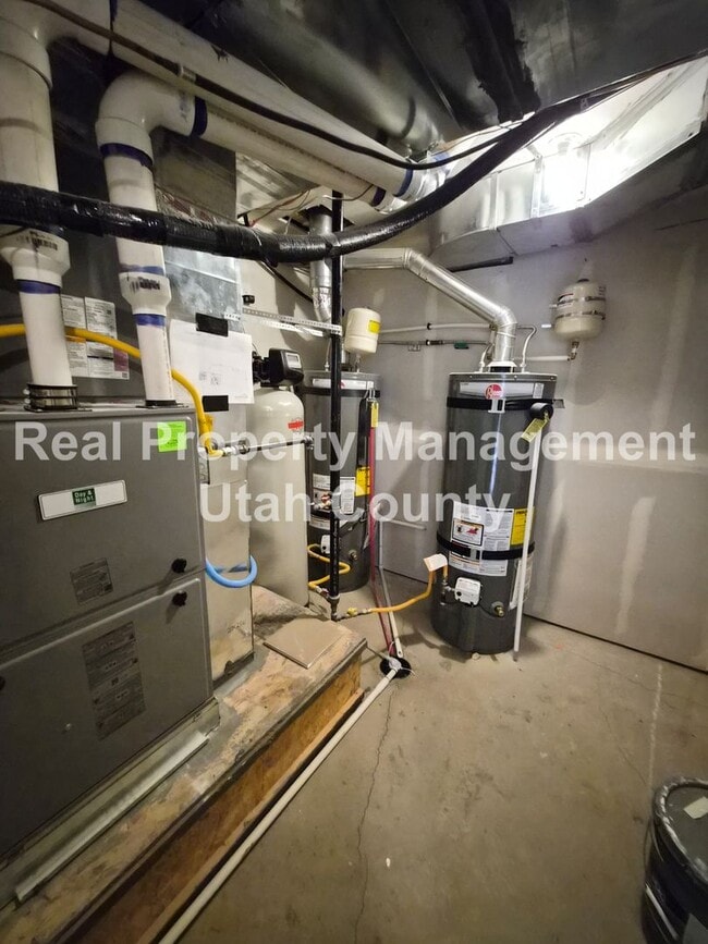 Building Photo - 1624 S 210 W