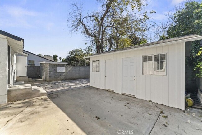 Building Photo - 14722 Strathern St
