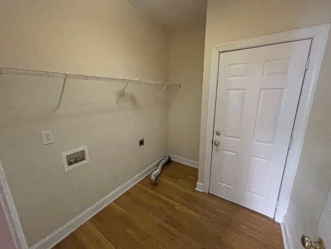 Building Photo - 3 Bed 2 Bath Home on Greenville Loop