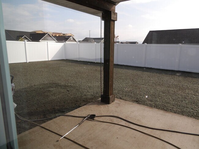 Building Photo - Beautiful home in Rathdrum!