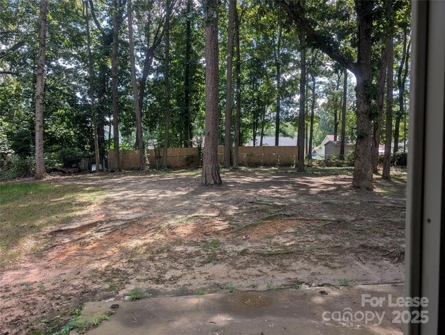 Building Photo - 6542 Rosecran Dr