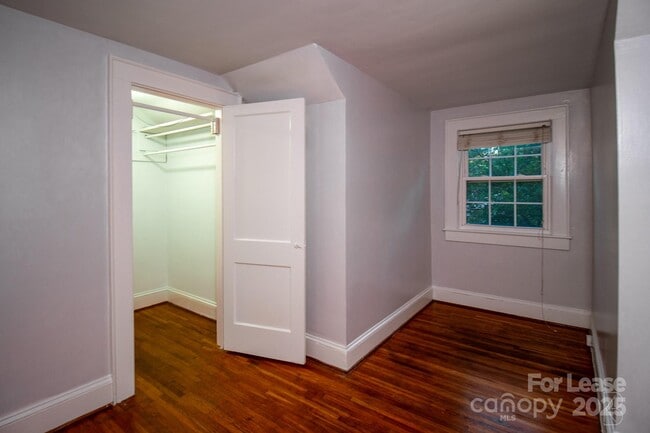 Building Photo - 3400 Eastway Dr