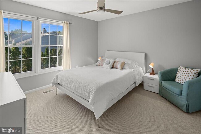 Building Photo - 9 Cromwell Ct