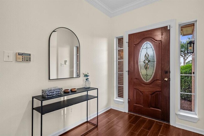 Building Photo - 320 Woodland Oaks Trail