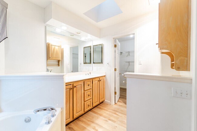 Building Photo - Charming, 3 Bedroom, 2 Bath. With wonderful outdoor living space