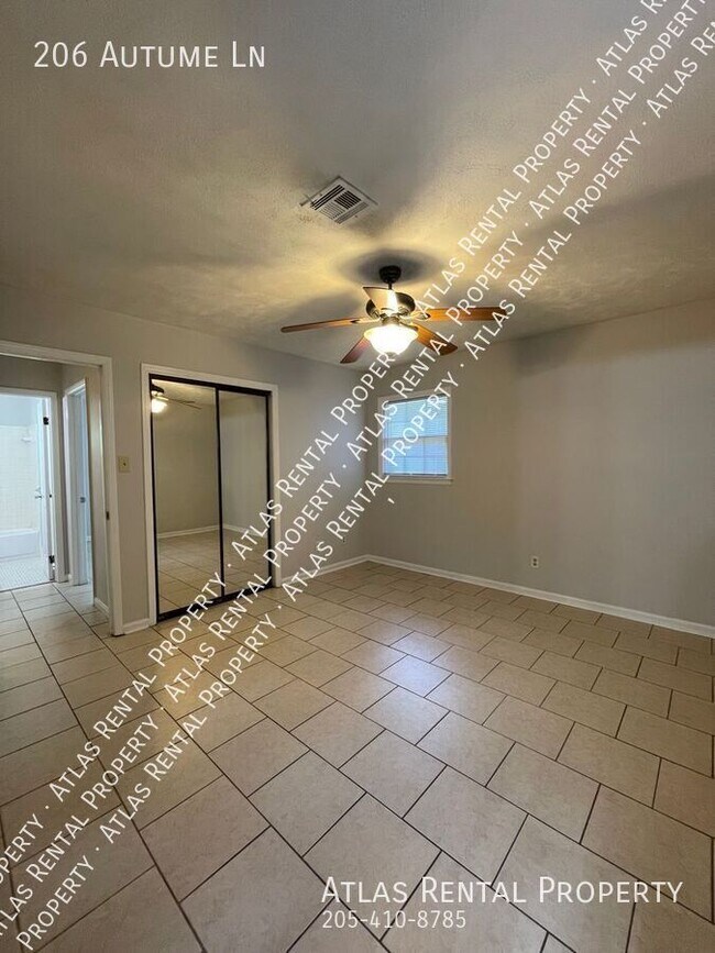 Building Photo - 206 Autume Ln