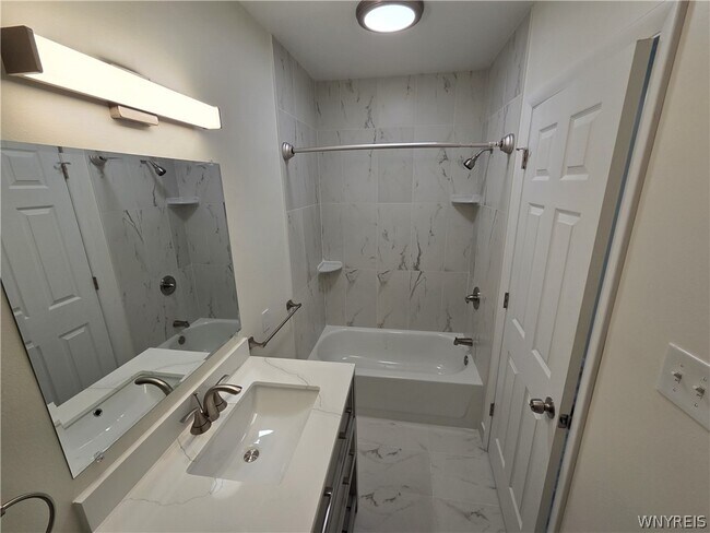 Building Photo - 255 Portage Rd