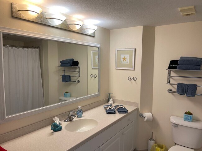 Building Photo - Oceanfront Corner View Condo - BEST VIEW & Wake up to the Oceanview from bed! DEPOSIT-FREE Rentin...