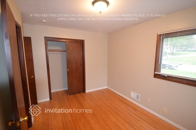 Building Photo - 482 Eldridge Ave W