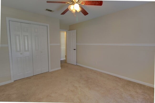 Building Photo - 809 Barrington Dr