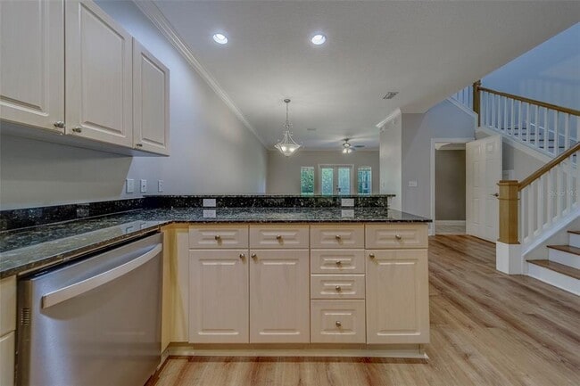 Building Photo - 270 Valencia Cir